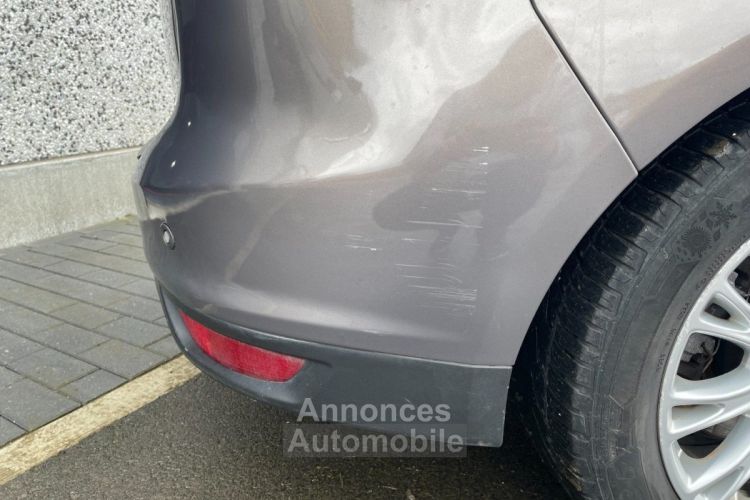 Ford C-Max 1.6 TDCi 115 CH Titanium / BLUETOOTH / REGULATEUR DE VITESSE / GPS / LIMITATEUR / - <small></small> 5.980 € <small>TTC</small> - #29