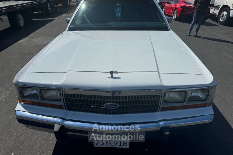 Ford Crown Victoria ltd  - <small></small> 15.200 € <small>TTC</small> - #2