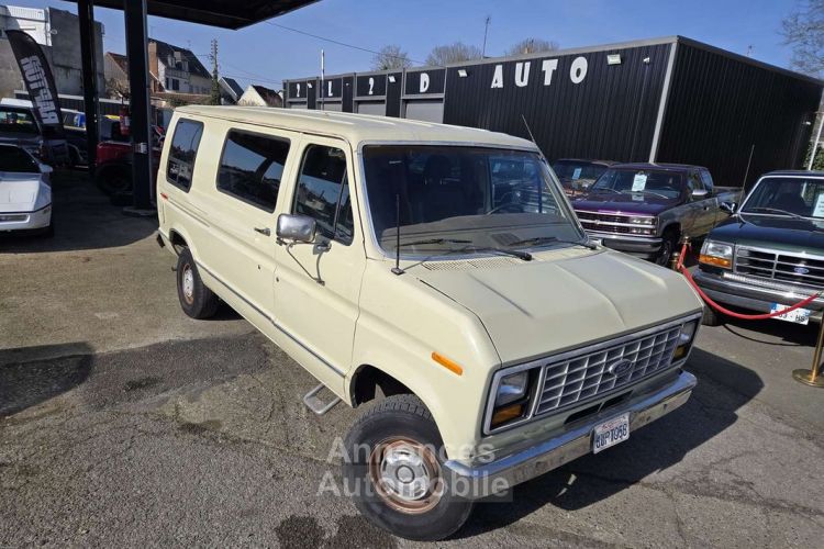 Ford Econoline Club Wagon Van E150 5.0 V8 7 places cuir - <small></small> 18.990 € <small>TTC</small> - #1