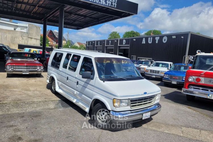 Ford Econoline Club Wagon Van E150 5.0 V8 patriot III - <small></small> 14.990 € <small>TTC</small> - #1