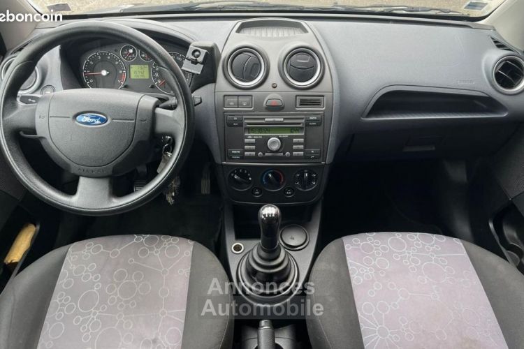 Ford Fiesta 1.3 60ch - <small></small> 3.990 € <small>TTC</small> - #12