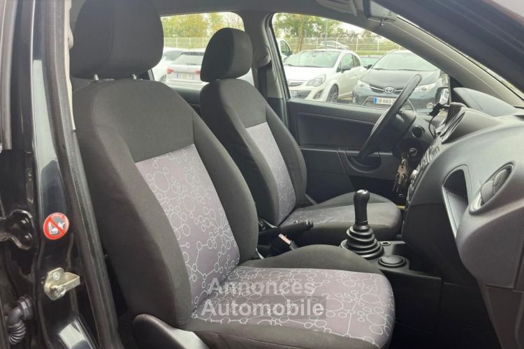 Ford Fiesta 1.3 60ch CT OK - <small></small> 3.990 € <small>TTC</small> - #11