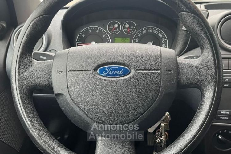 Ford Fiesta 1.3 60ch CT OK - <small></small> 3.990 € <small>TTC</small> - #14