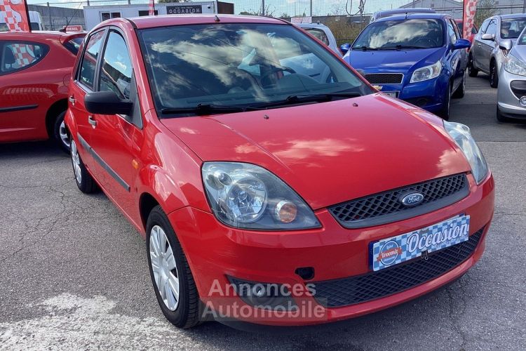 Ford Fiesta 1.3 Ambiente Parfait état - <small></small> 4.250 € <small>TTC</small> - #2