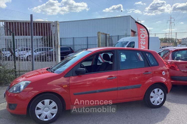 Ford Fiesta 1.3 Ambiente Parfait état - <small></small> 4.250 € <small>TTC</small> - #8