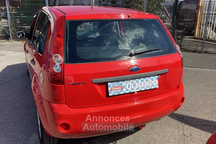 Ford Fiesta 1.3 Ambiente Parfait état - <small></small> 4.250 € <small>TTC</small> - #11