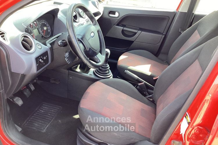 Ford Fiesta 1.3 Ambiente Parfait état - <small></small> 4.250 € <small>TTC</small> - #12