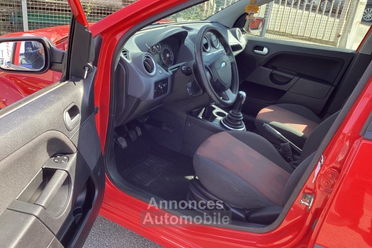 Ford Fiesta 1.3 Ambiente Parfait état - <small></small> 4.250 € <small>TTC</small> - #13