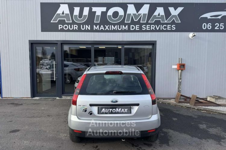 Ford Fiesta 1.3i 2002 BERLINE Ambiente PHASE 1 - <small></small> 2.990 € <small>TTC</small> - #4