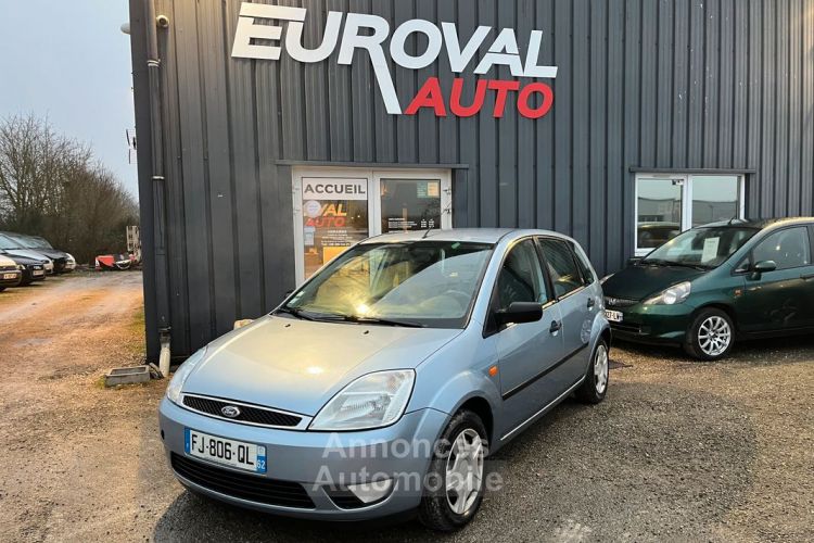 Ford Fiesta 1.4 16v 80ch ghia 5p - <small></small> 3.990 € <small>TTC</small> - #1