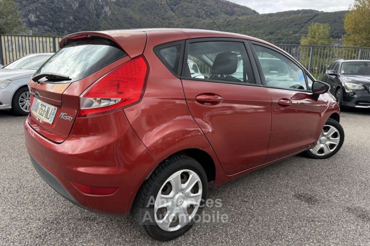 Ford Fiesta 1.4 16V 96CH GHIA 5P - <small></small> 5.990 € <small>TTC</small> - #4