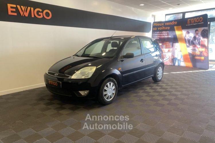 Ford Fiesta 1.4 80 GHIA - <small></small> 4.790 € <small>TTC</small> - #1