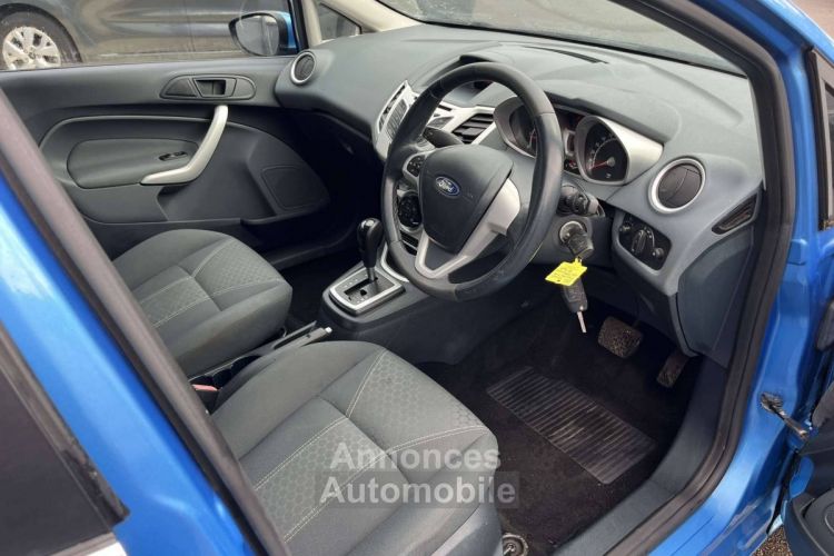 Ford Fiesta 1.4 96 Titanium VOLANT A DROITE BOITE AUTO - <small></small> 4.490 € <small>TTC</small> - #5