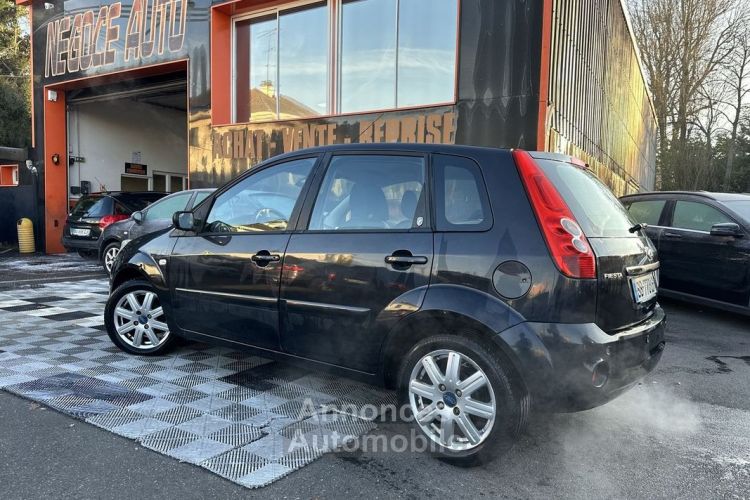 Ford Fiesta 1.4 TDCI 68CH AMBIENTE 5P - <small></small> 3.990 € <small>TTC</small> - #5