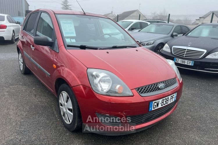 Ford Fiesta 1.4 TDCI 68CH TREND 5P - <small></small> 3.500 € <small>TTC</small> - #1