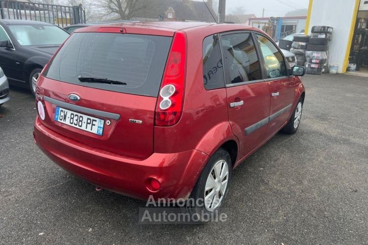 Ford Fiesta 1.4 TDCI 68CH TREND 5P - <small></small> 3.500 € <small>TTC</small> - #4