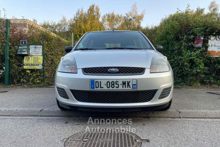 Ford Fiesta 1.4 TDCI 68CV - <small></small> 3.990 € <small>TTC</small> - #2