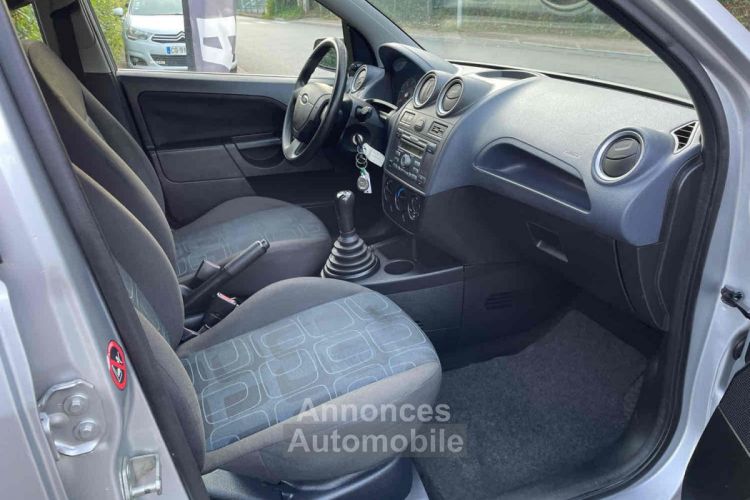 Ford Fiesta 1.4 TDCI 68CV - <small></small> 3.990 € <small>TTC</small> - #5