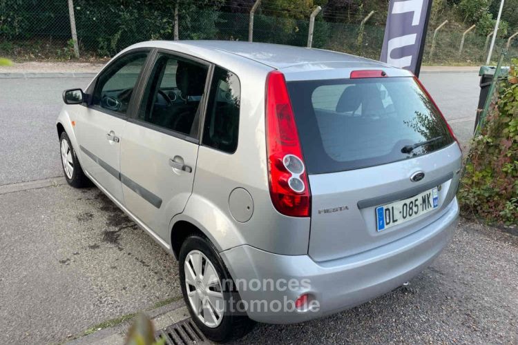 Ford Fiesta 1.4 TDCI 68CV - <small></small> 3.990 € <small>TTC</small> - #11