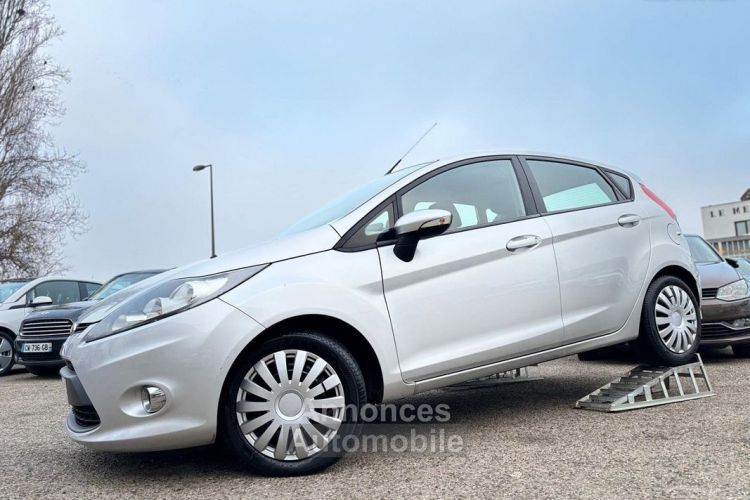 Ford Fiesta 1.4 TDCI 70CH FAP TREND PACK 5P - <small></small> 5.990 € <small>TTC</small> - #1