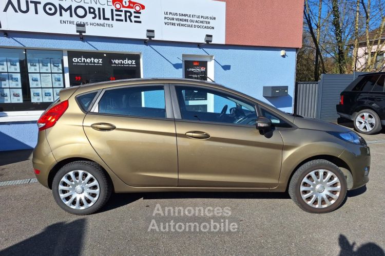 Ford Fiesta 1.4 TDCi 70cv Trend 5P 2ème main - <small></small> 5.990 € <small>TTC</small> - #8