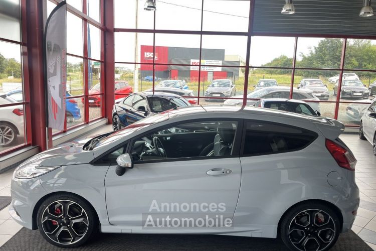 Ford Fiesta 1,6 200 EDITION LIMITED PACK PERFORMANCE GPS CAMERA HIFI SONY REGULATEUR KEYLESS RECARO PACK  - <small></small> 19.990 € <small>TTC</small> - #21