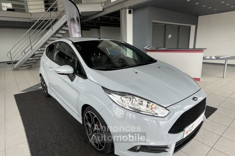 Ford Fiesta 1,6 200 EDITION LIMITED PACK PERFORMANCE GPS CAMERA HIFI SONY REGULATEUR KEYLESS RECARO PACK  - <small></small> 19.990 € <small>TTC</small> - #23