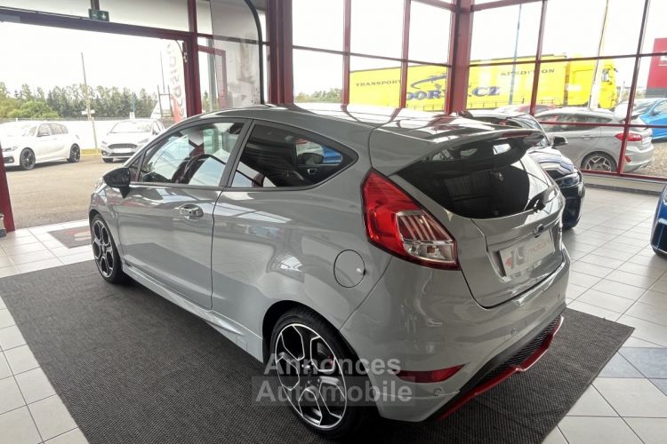 Ford Fiesta 1,6 200 EDITION LIMITED PACK PERFORMANCE GPS CAMERA HIFI SONY REGULATEUR KEYLESS RECARO PACK  - <small></small> 19.990 € <small>TTC</small> - #27