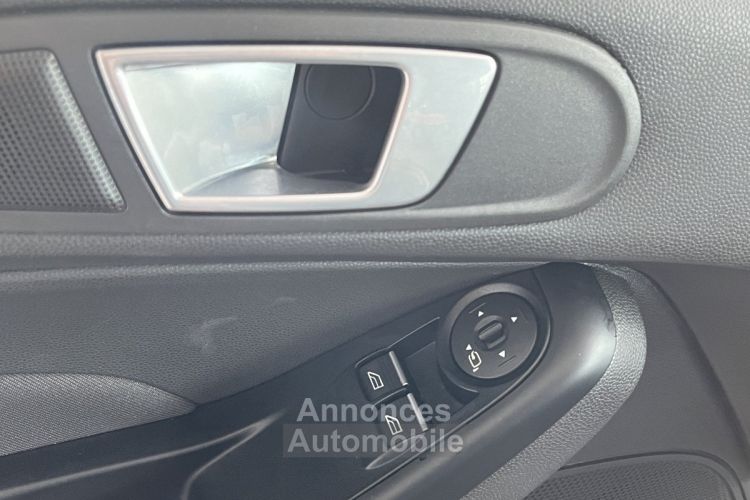 Ford Fiesta 1,6 200 EDITION LIMITED PACK PERFORMANCE GPS CAMERA HIFI SONY REGULATEUR KEYLESS RECARO PACK  - <small></small> 19.990 € <small>TTC</small> - #29