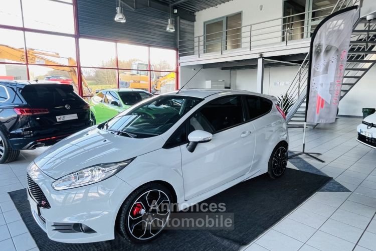 Ford Fiesta 1,6 200 EDITION LIMITED PACK PERFORMANCE HIFI SONY REGULATEUR RECARO HIVER PARK PILOT EC - <small></small> 18.990 € <small>TTC</small> - #1