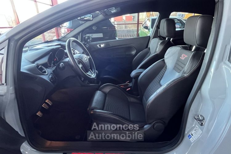 Ford Fiesta 1,6 200 EDITION LIMITED PACK PERFORMANCE HIFI SONY REGULATEUR RECARO HIVER PARK PILOT EC - <small></small> 18.990 € <small>TTC</small> - #11