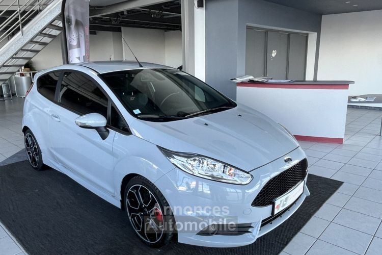 Ford Fiesta 1,6 200 EDITION LIMITED PACK PERFORMANCE HIFI SONY REGULATEUR RECARO HIVER PARK PILOT EC - <small></small> 18.990 € <small>TTC</small> - #21