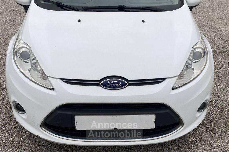 Ford Fiesta IV 1.4 TDCi 70ch FAP Titanium 5p - <small></small> 7.500 € <small>TTC</small> - #8