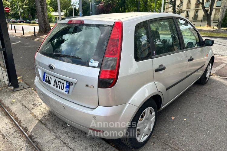 Ford Fiesta IV 1400 TDCI AMBIENTE 5P - <small></small> 2.995 € <small>TTC</small> - #16