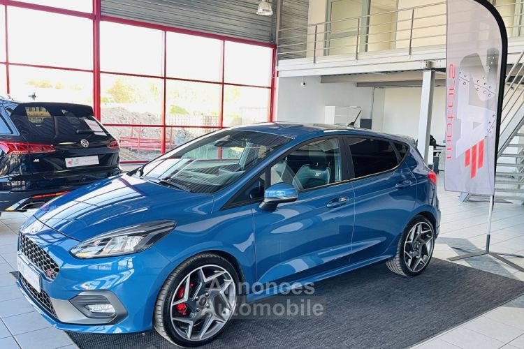 Ford Fiesta 1,5 200 GPS CAMERA REGULATEUR LIMITEUR APPLE CARPLAY BLUETOOTH HIFI B&O KEYLESS JANTES ALU - <small></small> 21.990 € <small>TTC</small> - #1