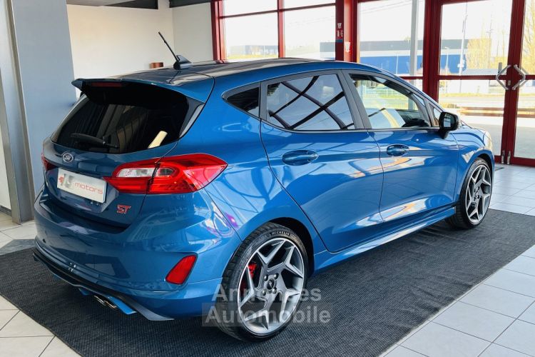 Ford Fiesta 1,5 200 GPS CAMERA REGULATEUR LIMITEUR APPLE CARPLAY BLUETOOTH HIFI B&O KEYLESS JANTES ALU - <small></small> 21.990 € <small>TTC</small> - #2