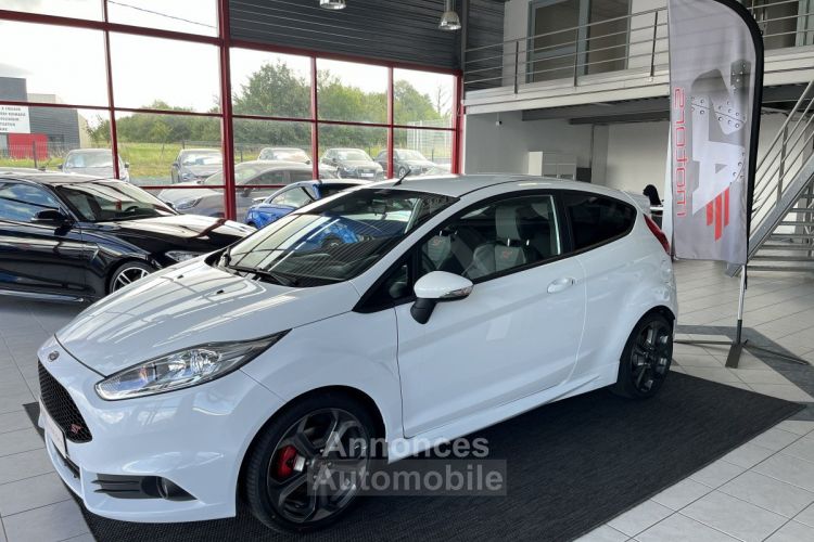 Ford Fiesta ST 1,6 182 PACK PERFORMANCE CAMERA KEYLESS SONY PACK HIVER RECARO BLUETOOTH EXCELLENT ETAT - <small></small> 17.990 € <small>TTC</small> - #1