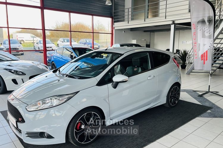 Ford Fiesta ST 1,6 200 EDITION LIMITED PACK PERF GPS CAMERA REGULATEUR KEYLESS SONY PARK PILOT BLUETOOTH  - <small></small> 17.990 € <small>TTC</small> - #1