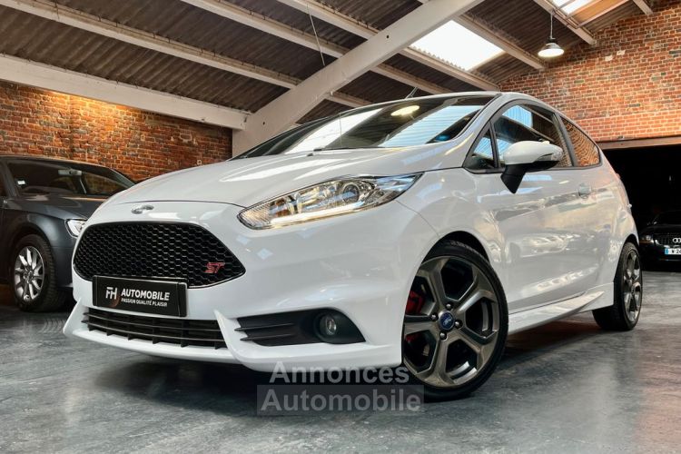 Ford Fiesta 1.6L EcoBoost 182 ch Régulateur, Bluetooth & Sièges Chauffants Historique complet sur factures État exceptionnel - <small></small> 14.780 € <small>TTC</small> - #1