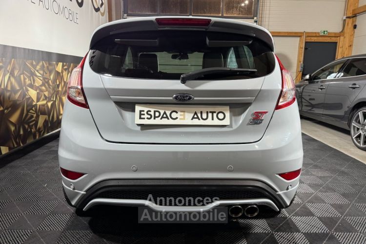 Ford Fiesta ST200 1.6 EcoBoost 200 ST200 - <small></small> 17.490 € <small>TTC</small> - #4