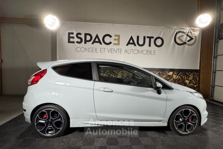 Ford Fiesta ST200 1.6 EcoBoost 200 ST200 - <small></small> 17.490 € <small>TTC</small> - #6