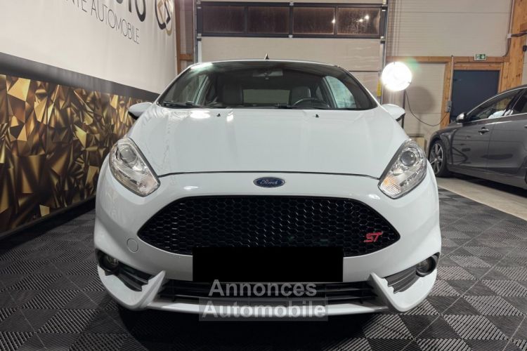 Ford Fiesta ST200 1.6 EcoBoost 200 ST200 - <small></small> 17.490 € <small>TTC</small> - #8