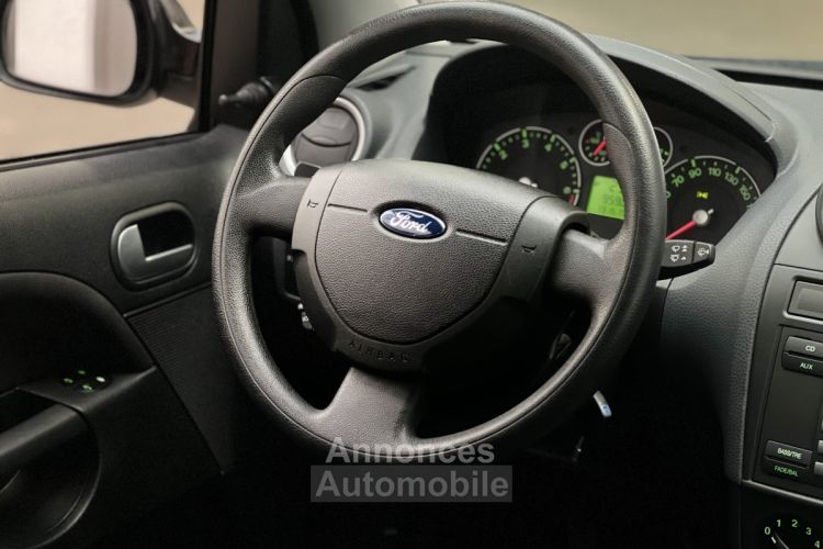 Ford Fiesta V 1.4 16V 80cv  - <small></small> 3.999 € <small>TTC</small> - #12