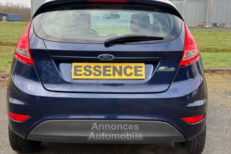 Ford Fiesta VI - 1.2i 16V 82ch (5 cv) BVM5 Bleu 5 portes Trend 2011 - <small></small> 5.990 € <small>TTC</small> - #4