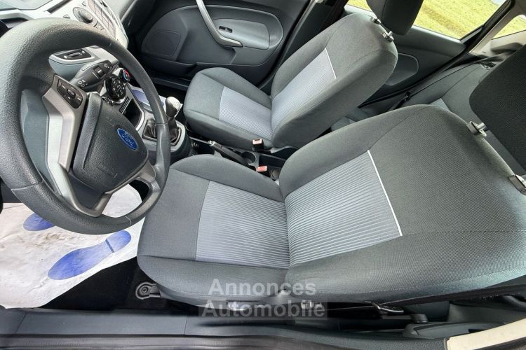 Ford Fiesta VI - 1.2i 16V 82ch (5 cv) BVM5 Bleu 5 portes Trend 2011 - <small></small> 5.990 € <small>TTC</small> - #6