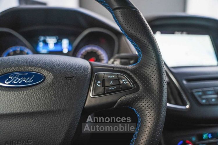 Ford Focus - BLACK & BLUE EDITION - RECARO - CAMERA - HEATED SEATS - - <small></small> 48.990 € <small>TTC</small> - #27