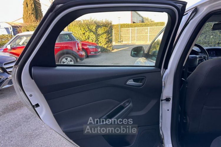 Ford Focus 1.0 SCTi 100 EcoBoost SS Titanium - RÉVISÉ - DISTRIB OK - GARANTIE 1 AN - <small></small> 7.990 € <small>TTC</small> - #25