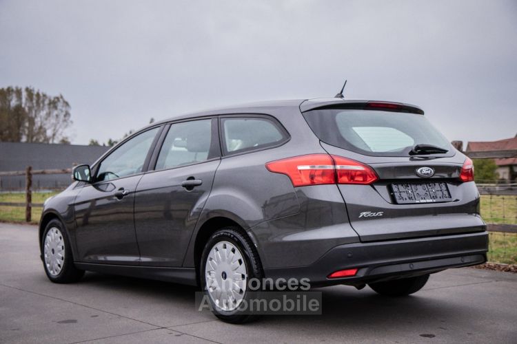 Ford Focus 1.5 TDCi - APPLE CARPLAY - CRUISECONTROL - AIRCO - PARKEERSENSOREN - <small></small> 11.999 € <small>TTC</small> - #7