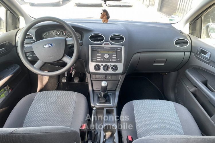 Ford Focus 1.6 - 100 ambiente avec climatisation bluetooth entretien fait courroie distribution neuf - <small></small> 4.490 € <small>TTC</small> - #10