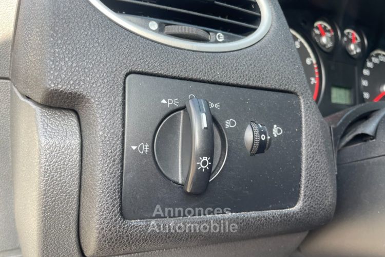 Ford Focus 1.6 - 100 ambiente avec climatisation bluetooth entretien fait courroie distribution neuf - <small></small> 4.490 € <small>TTC</small> - #12